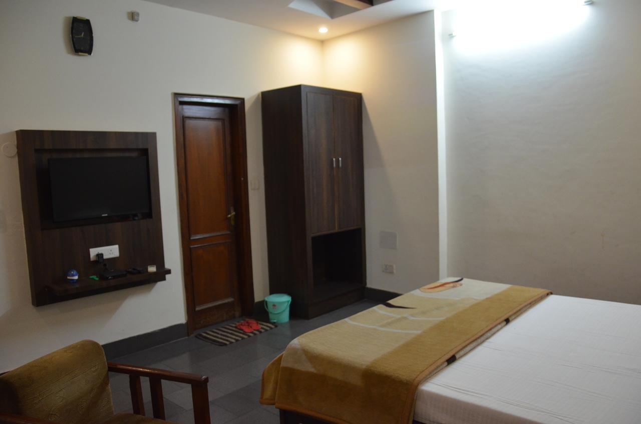 Hotel Aroma Inn Sirsa Экстерьер фото