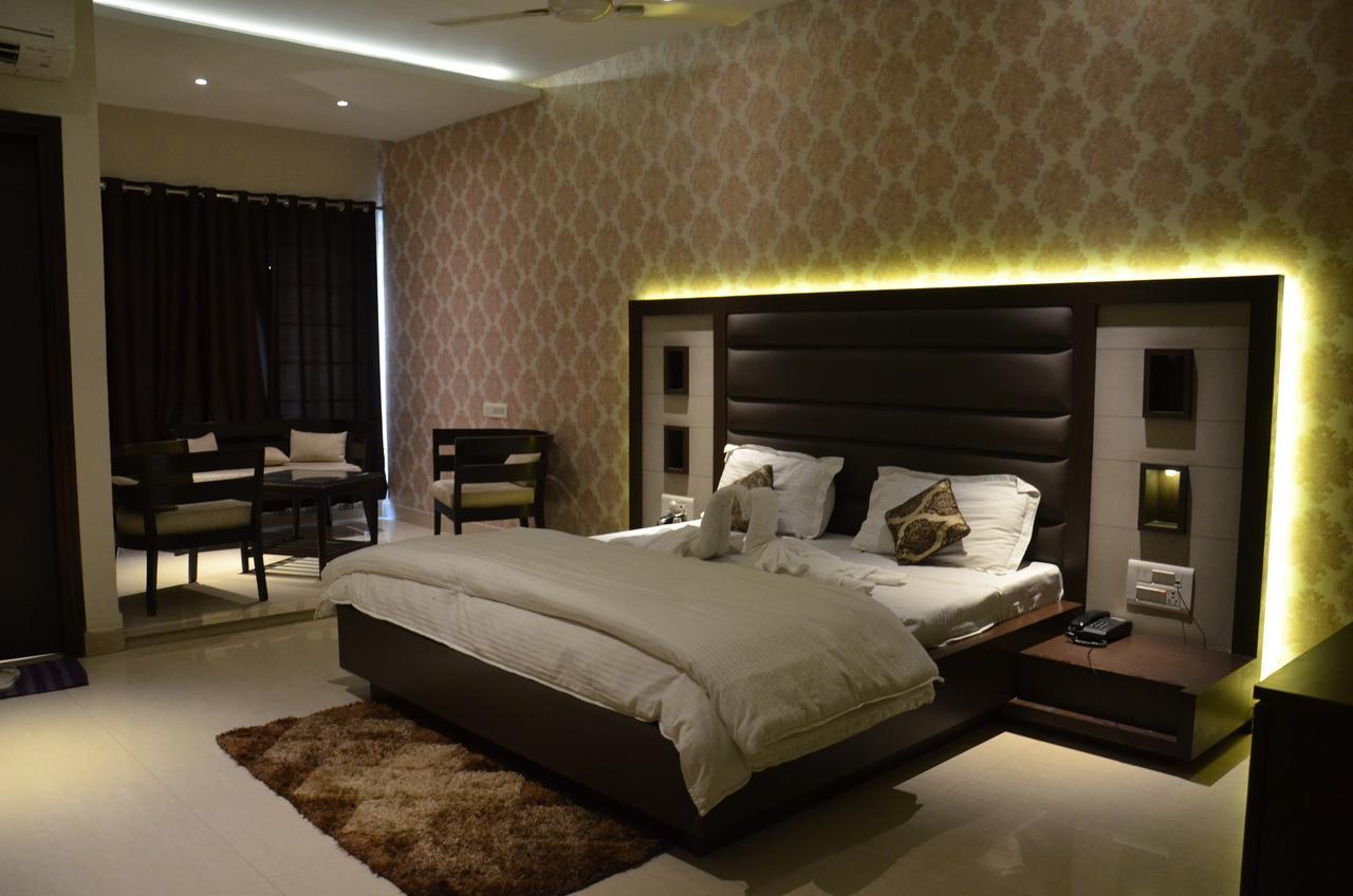 Hotel Aroma Inn Sirsa Экстерьер фото