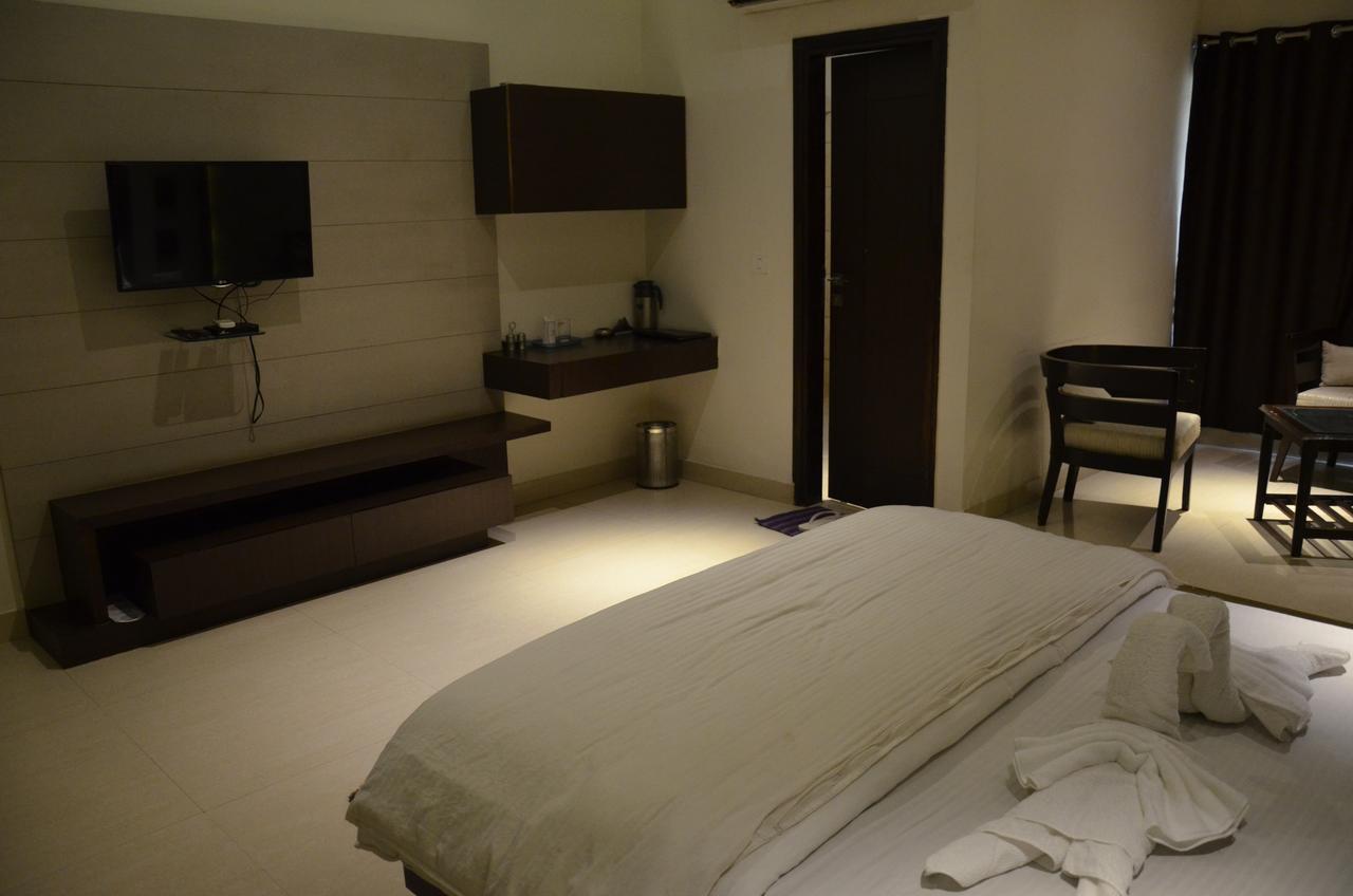 Hotel Aroma Inn Sirsa Экстерьер фото